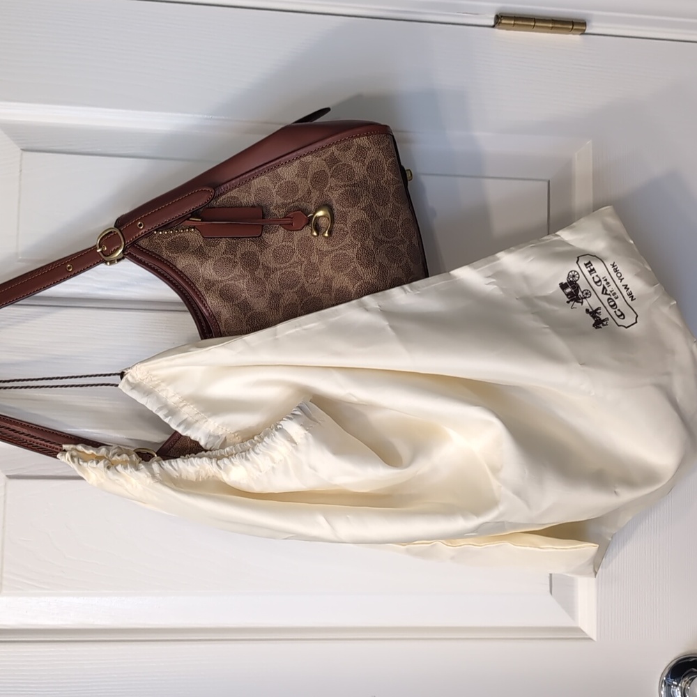 Coach Handbag - Picture 6 of 8